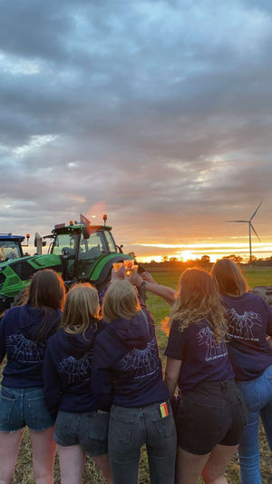 Groepsbestelling truien 5-14 stuks (prijs per stuk) + GRATIS t-shirt