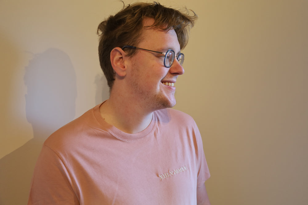 Dip dye t-shirt met romeinse cijfers