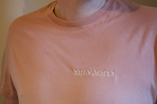Dip dye t-shirt met romeinse cijfers
