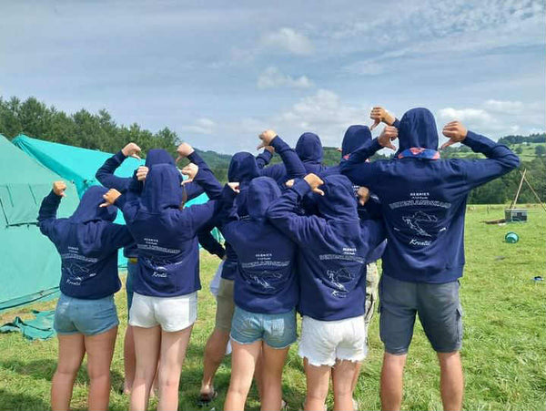 Groepsbestelling truien 5-14 stuks (prijs per stuk) + GRATIS t-shirt